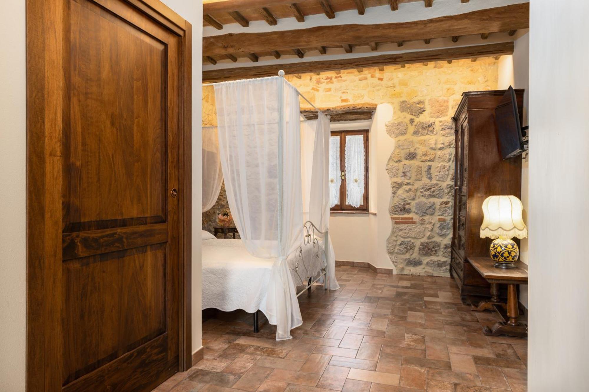 Sognare Nel Castello Hotel Monteriggioni Exterior foto