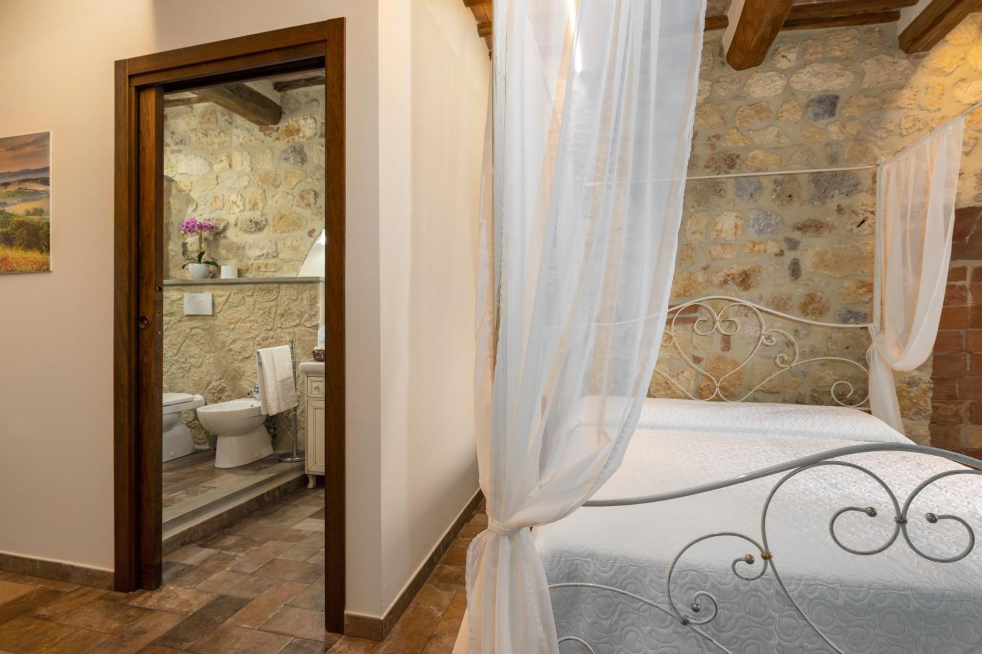 Sognare Nel Castello Hotel Monteriggioni Exterior foto